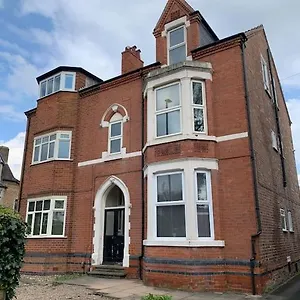 Apartment G-floor Flat With 2 Beds, 2 Bathrooms, Sleeps 4-6, West Bridgford